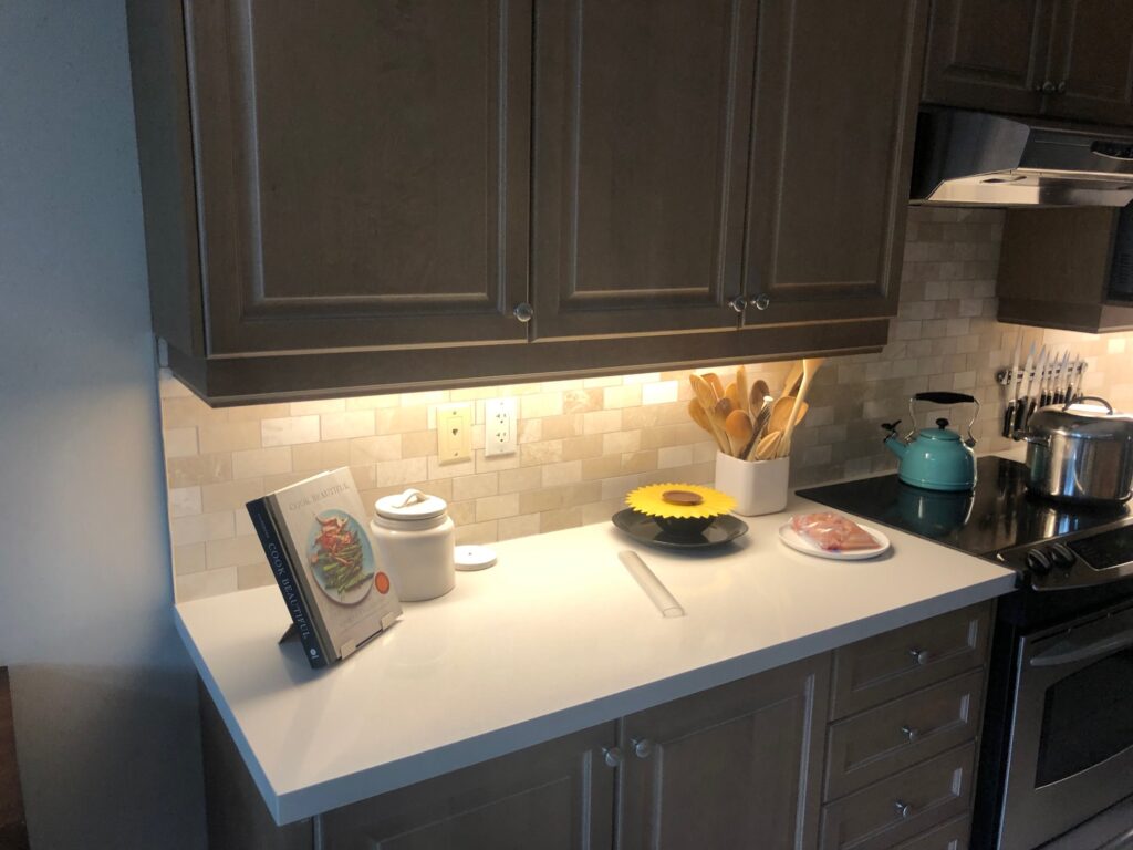 Kitchen cabinet lighting example